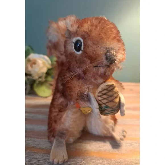 STEIFF PERRI SQUIRREL 8.5 22cm Mohair Disney With Tag